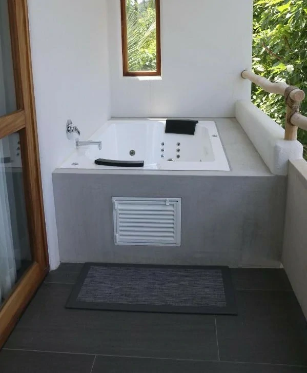 Habitación con jacuzzi en hotel agua-de-luna-design en San Francisco, Nayarit