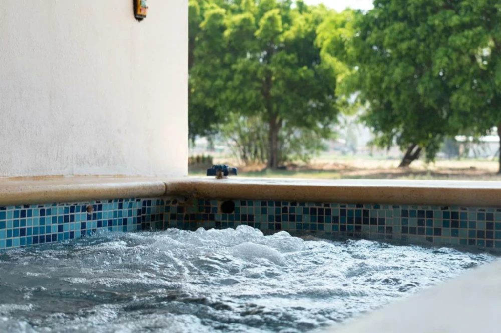 Habitación con jacuzzi en hotel aguas-termales-las-jaras en La Garita, Jalisco