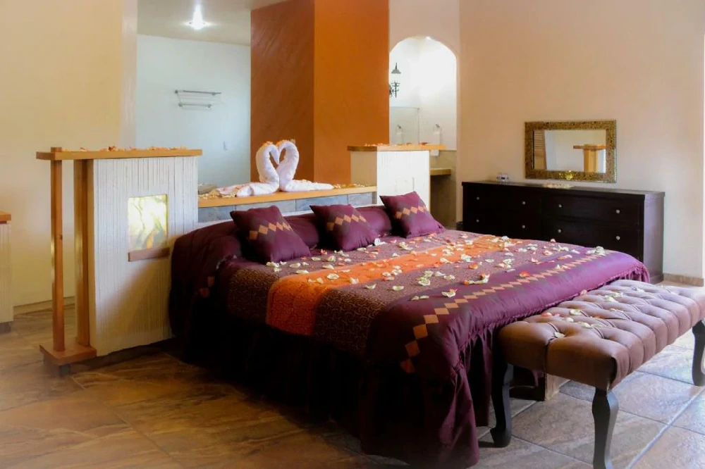 Habitación con jacuzzi en hotel angeles-taxco en Taxco de Alarcón, Guerrero