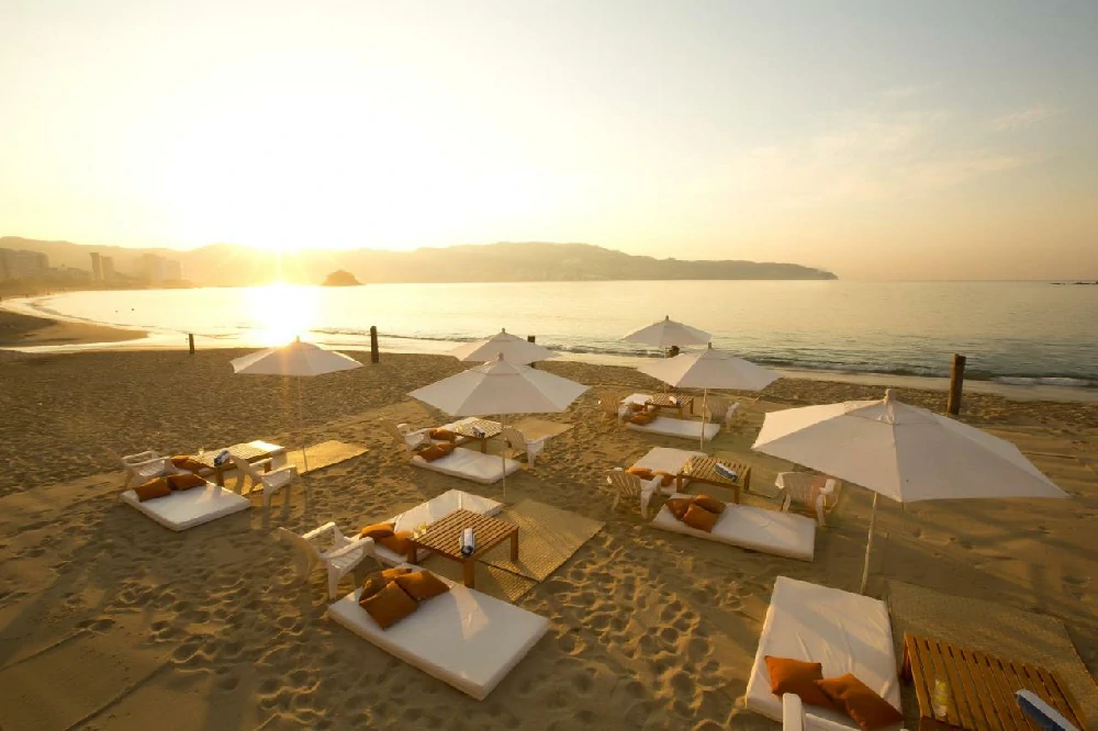 Hoteles románticos todo incluido avalon-excalibur-acapulco en Acapulco, Guerrero