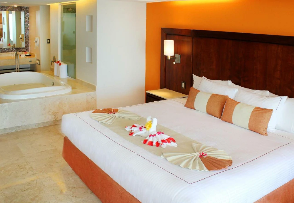 Hoteles románticos todo incluido azul-ixtapa-grand en Ixtapa, Guerrero