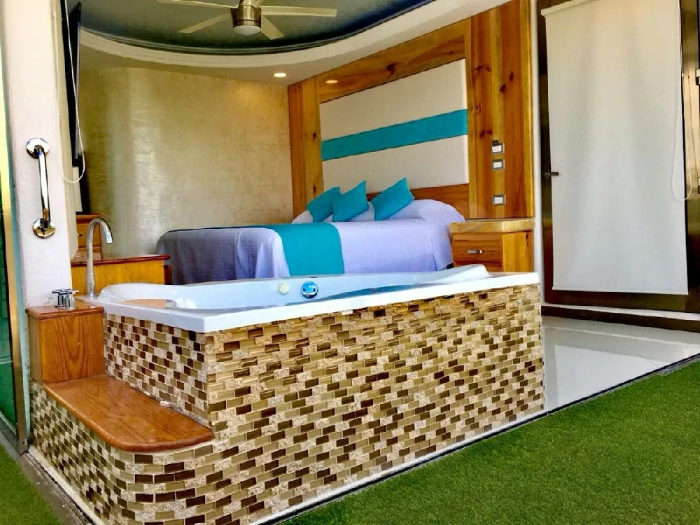 Habitación con jacuzzi en hotel blue-star-cancun en Cancún, Quintana Roo
