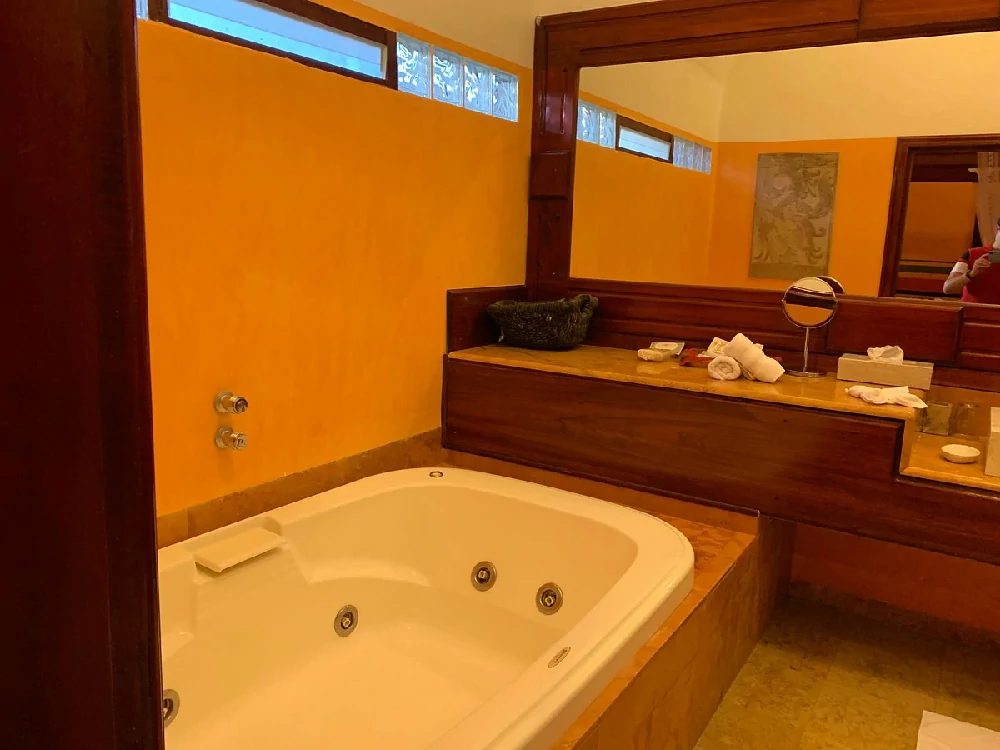 Habitación con jacuzzi en hotel boutique-quinta-chanabnal en Palenque, Chiapas