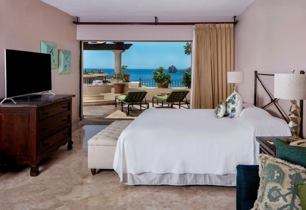 Habitación con jacuzzi en hotel cabo-la-estancia en Cabo San Lucas, Baja California Sur