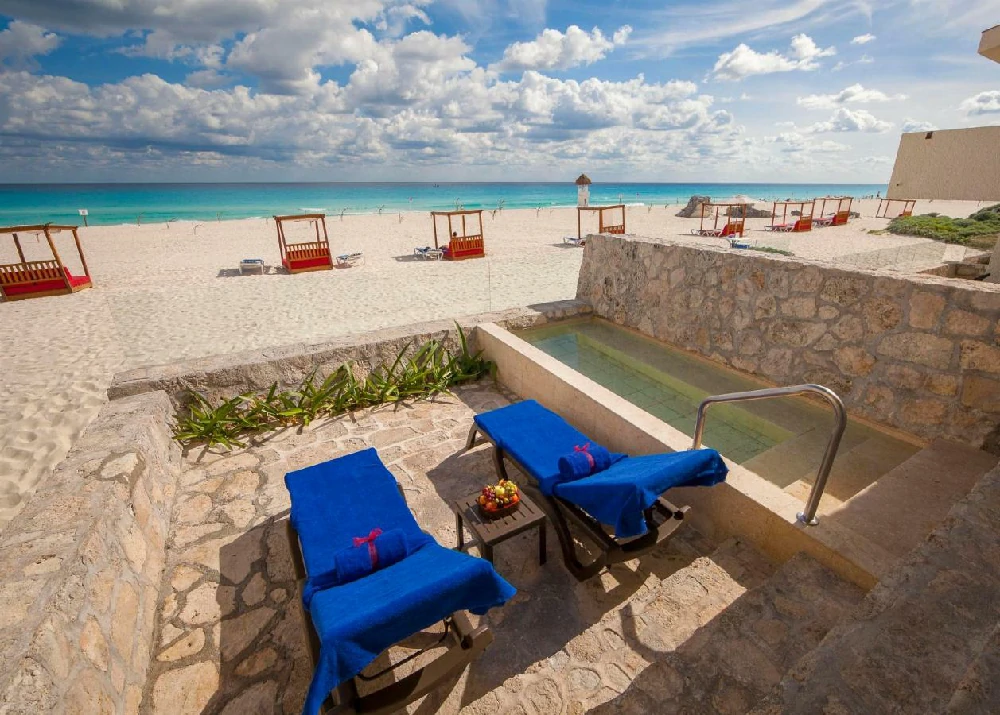 Habitación con jacuzzi en hotel cancun-caribe-park-royal-grand en Cancún, Quintana Roo