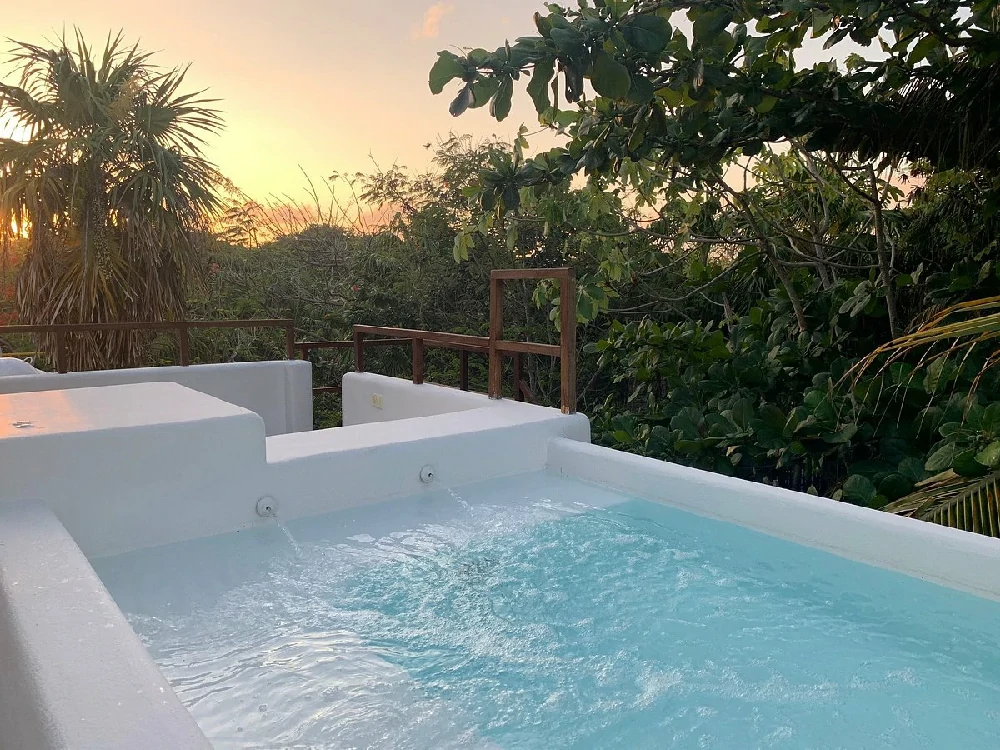 Habitación con jacuzzi en hotel chiringuito-tulum en Tulum, Quintana Roo