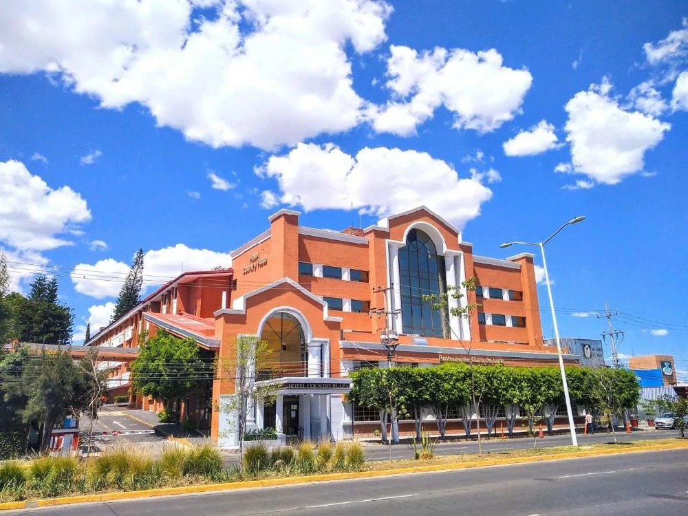 Habitación con jacuzzi en hotel country-plaza en Guadalajara, Jalisco