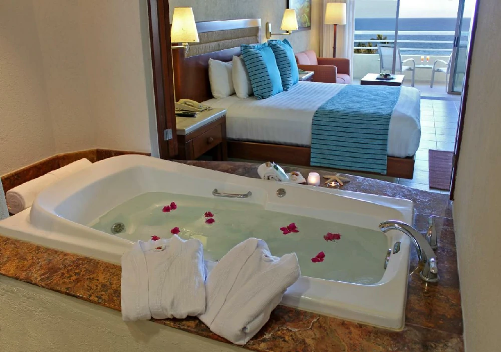 Hoteles románticos todo incluido crowne-plaza-los-cabos-grand-faro-all-inclusive en San José del Cabo, Baja California Sur