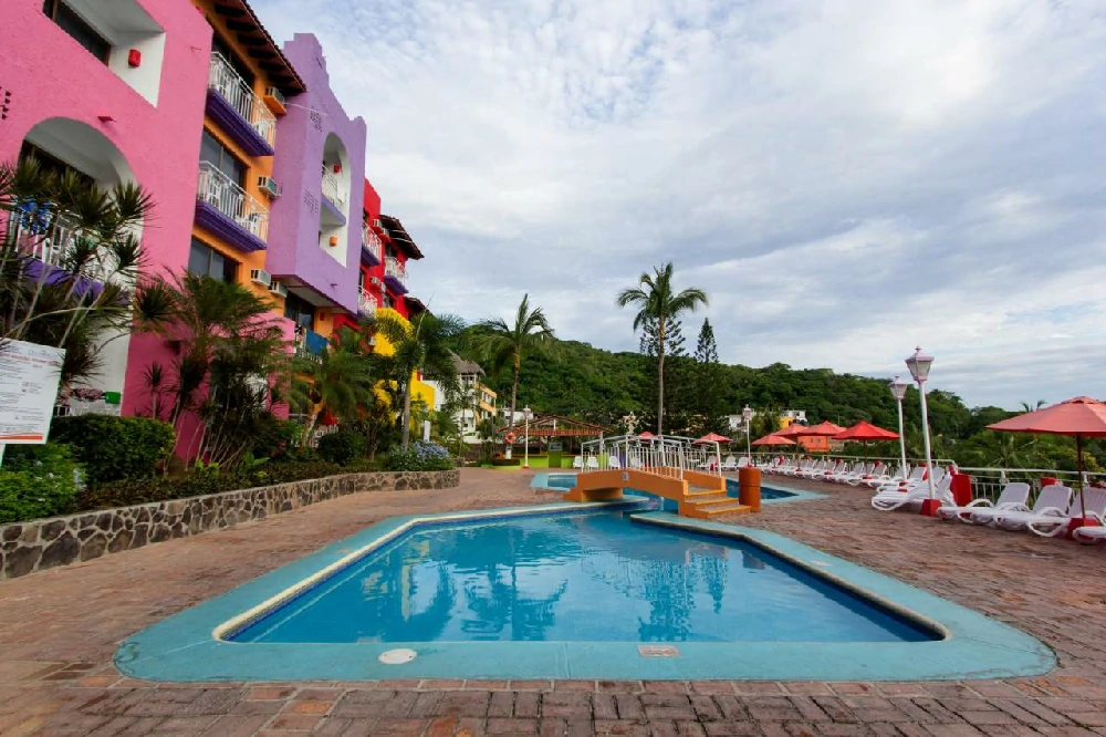 Hoteles románticos todo incluido decameron-los-cocos en Rincón de Guayabitos, Nayarit