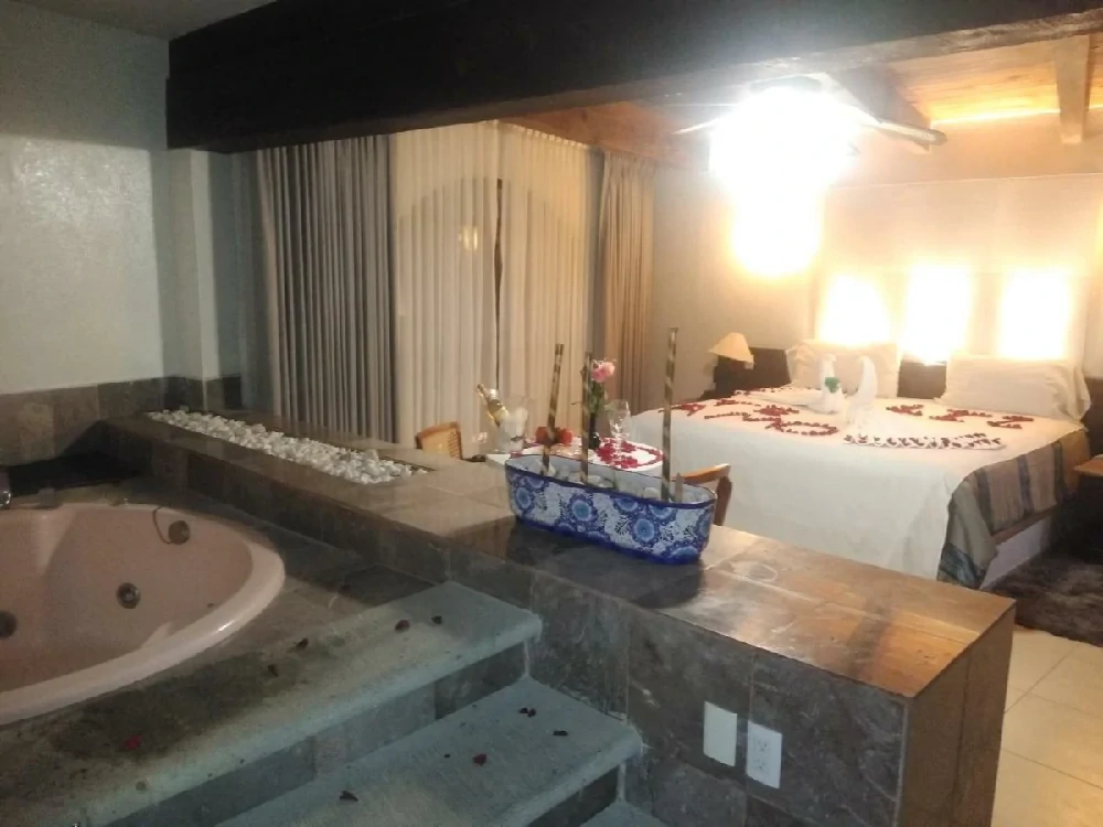 Habitación con jacuzzi en hotel del-parque-tequisquiapan en Tequisquiapan, Querétaro