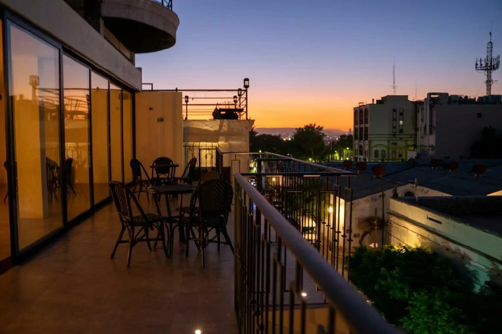 Habitación con jacuzzi en hotel dex-tlaquepaque en Guadalajara, Jalisco