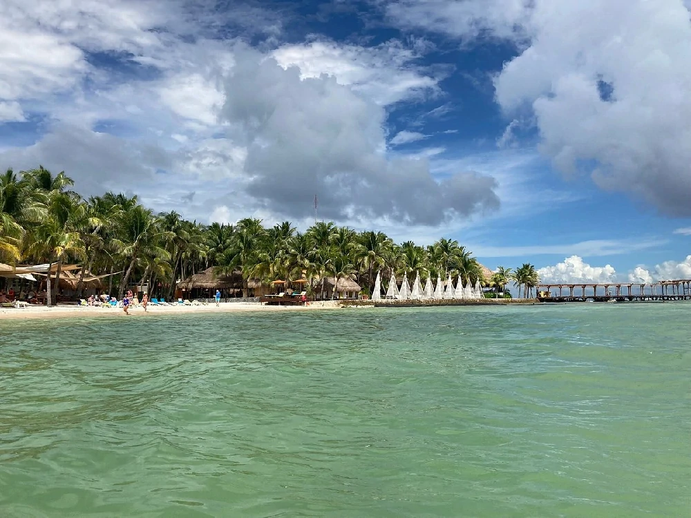 Habitación con jacuzzi en hotel el-dorado-seaside-suites-palms-by-karisma-adults-only-all-inclusive en Akumal, Quintana Roo