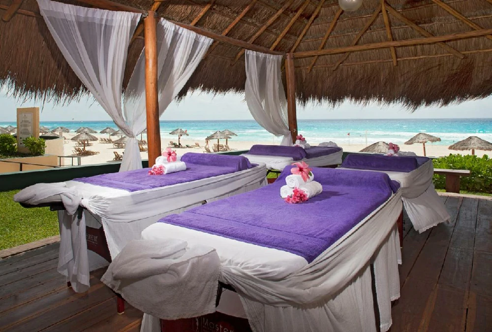 Hoteles románticos todo incluido emporio-cancun en Cancún, Quintana Roo