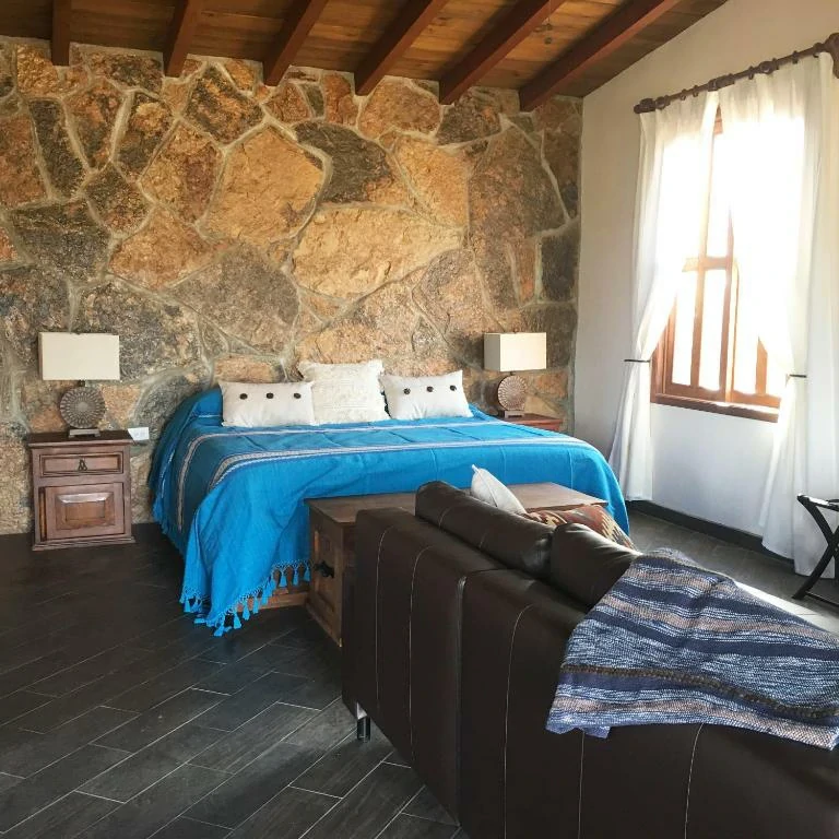 Habitación con jacuzzi en hotel en-39-kanto-valle-de-guadalupe en San Marcos, Baja California