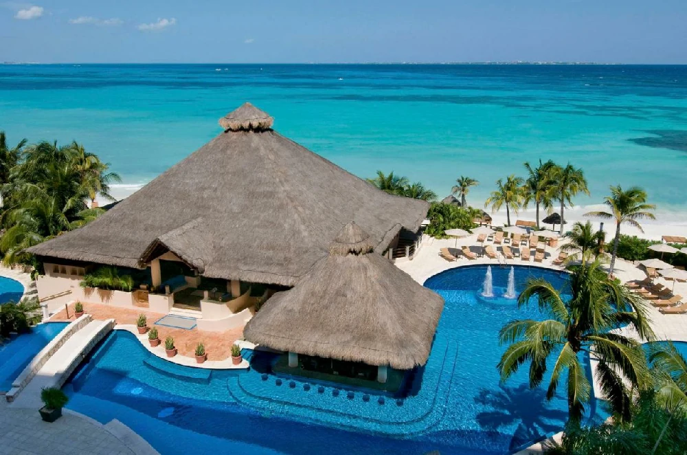 Habitación con jacuzzi en hotel fiesta-americana-grand-coral-beach en Cancún, Quintana Roo