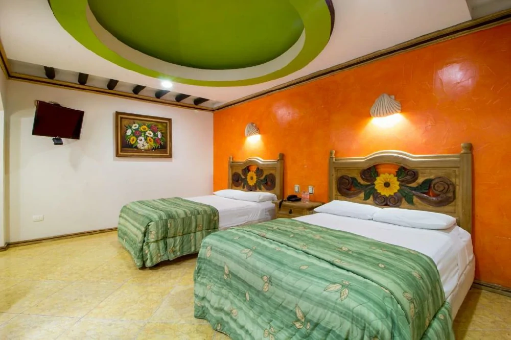 Habitación con jacuzzi en hotel flamboyanes en Mérida, Yucatán