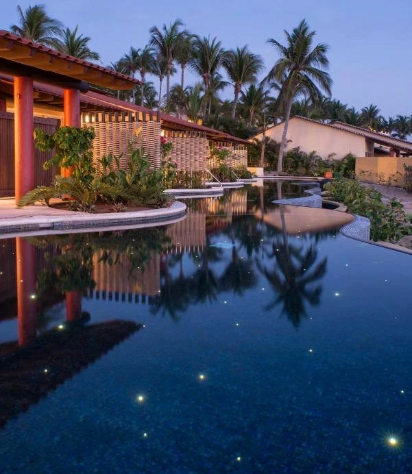 Habitación con jacuzzi en hotel four-seasons-resort-punta-mita en Punta Mita, Nayarit