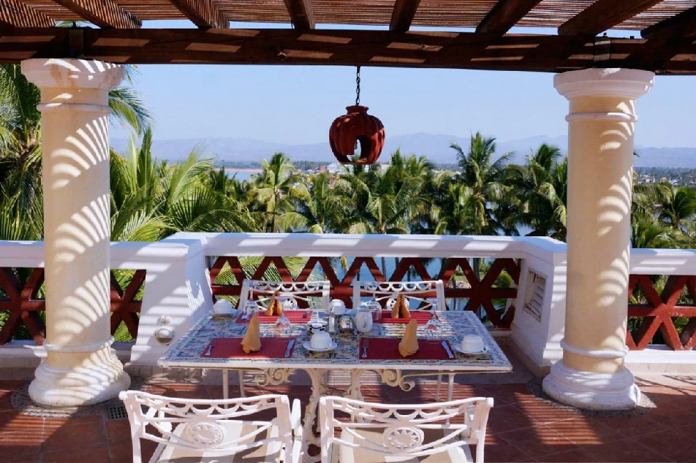 Hoteles románticos todo incluido grand-bay-isla-navidad-resort en Barra de Navidad, Jalisco