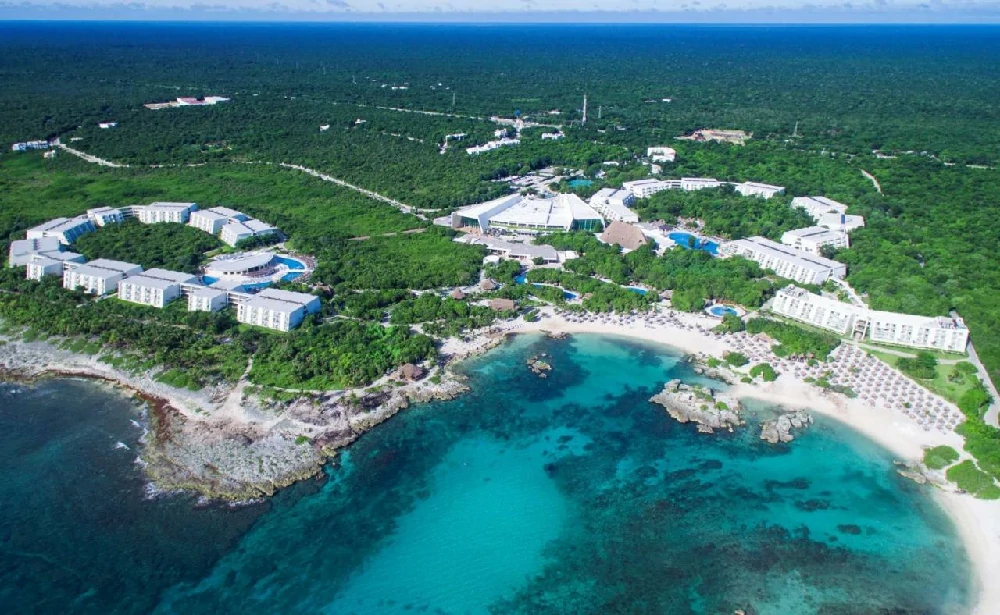 Habitación con jacuzzi en hotel grand-sirenis-riviera-maya en Akumal, Quintana Roo
