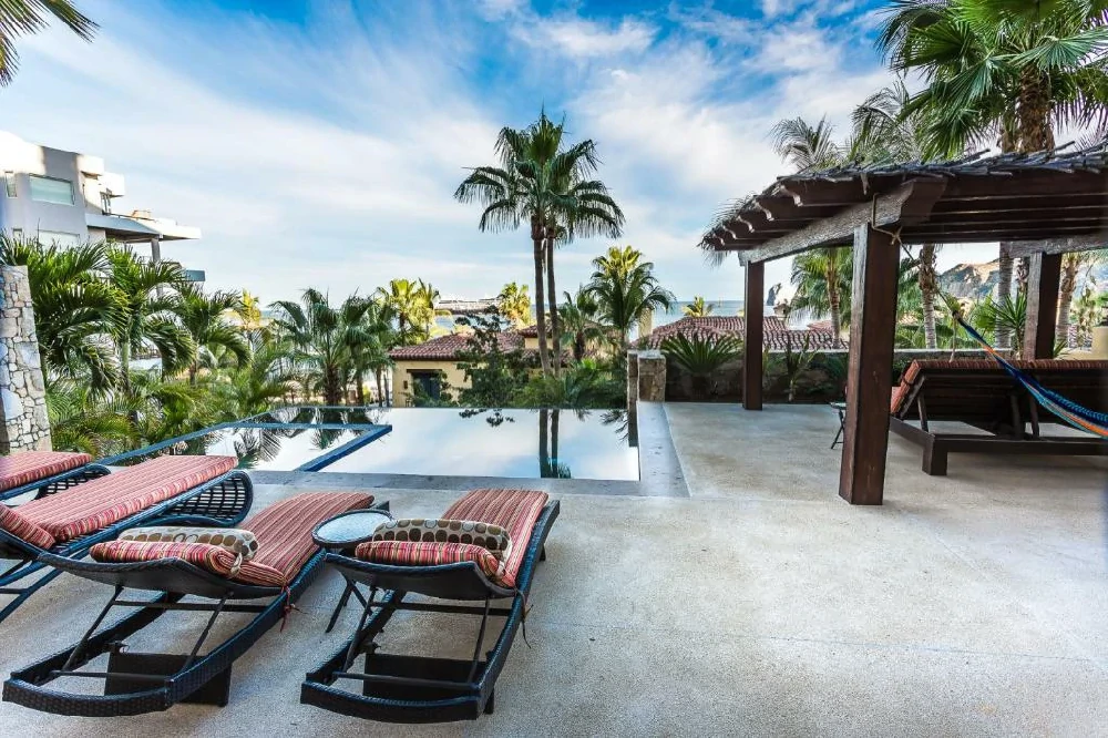 Habitación con jacuzzi en hotel hacienda-beach-club en Cabo San Lucas, Baja California Sur