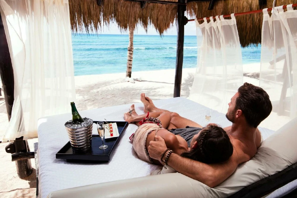 Habitación con jacuzzi en hotel hidden-beach-resort-kantenah-quintana-roo en Akumal, Quintana Roo