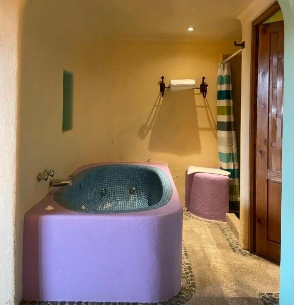 Habitación con jacuzzi en hotel hospedaje-villas-paraiso en Valle de Bravo, Estado de México