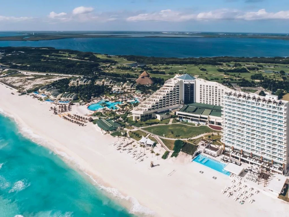 Habitación con jacuzzi en hotel iberostar-cancun-star-prestige en Cancún, Quintana Roo