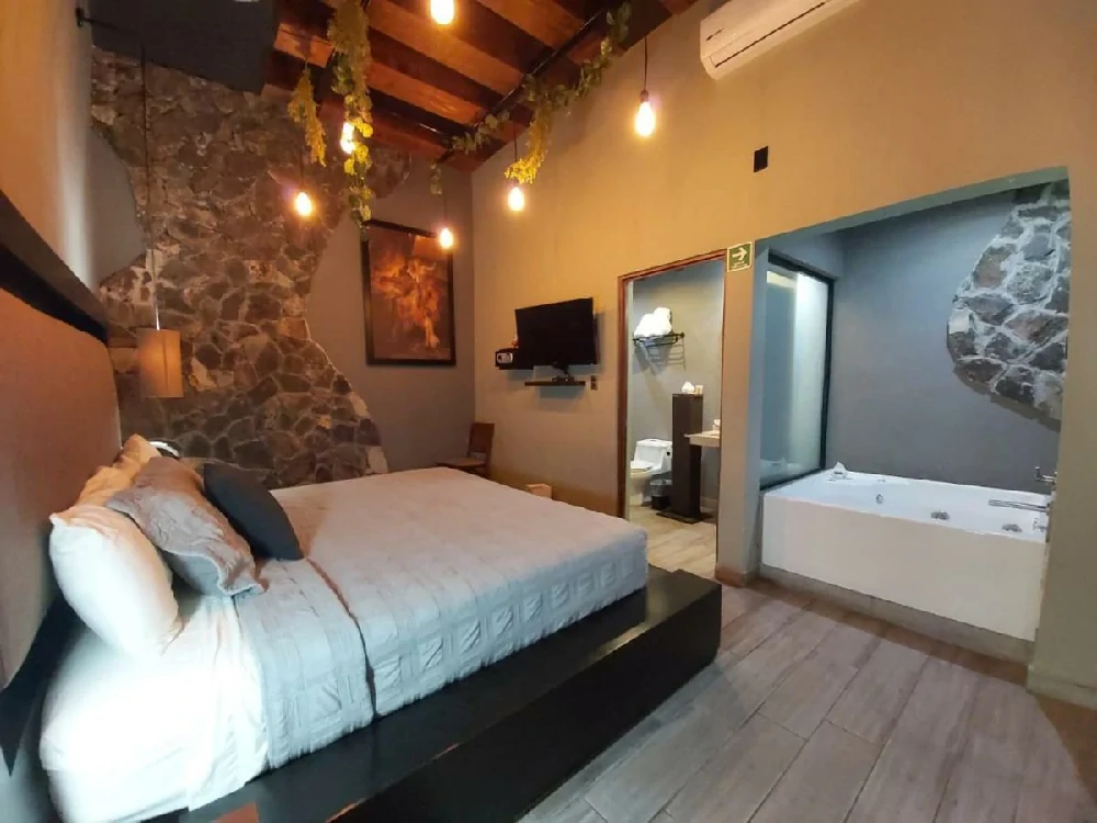 Habitación con jacuzzi en hotel independencia-dos-7 en Querétaro, Querétaro