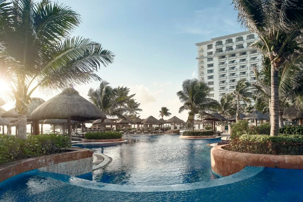 Habitación con jacuzzi en hotel jw-marriott-cancun en Cancún, Quintana Roo