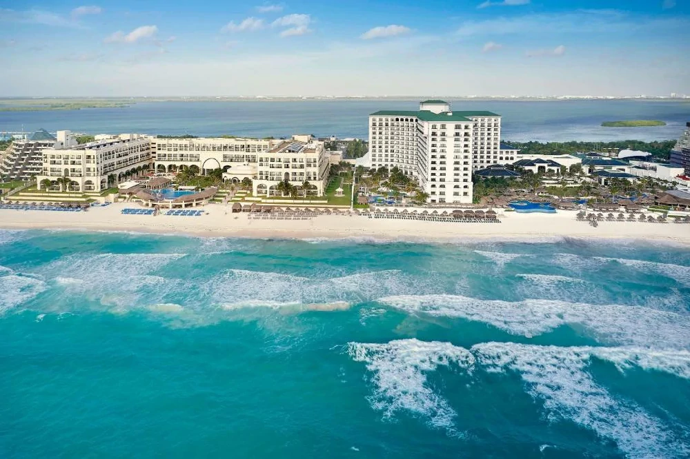 Habitación con jacuzzi en hotel jw-marriott-cancun en Cancún, Quintana Roo