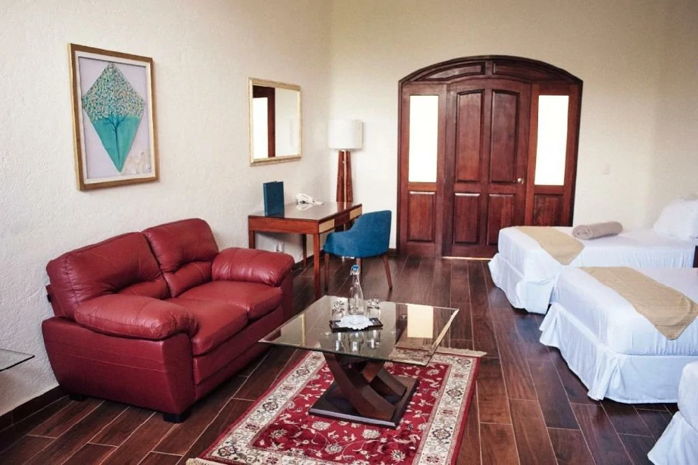 Habitación con jacuzzi en hotel la-buena-vibra-retreat-and-spa en Tepoztlán, Morelos