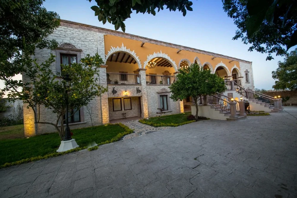 Habitación con jacuzzi en hotel la-casona-minera en Mineral de Pozos, Guanajuato