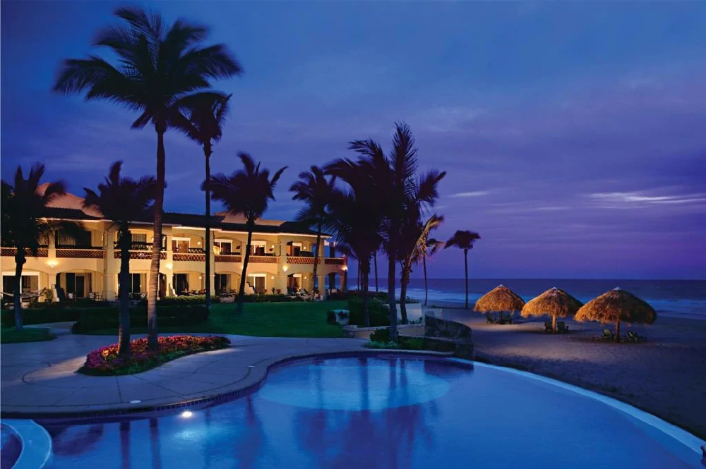 Habitación con jacuzzi en hotel luxury-suites-by-estrella-del-mar en Mazatlán, Sinaloa
