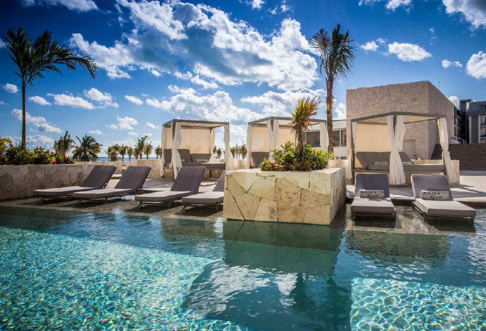 Habitación con jacuzzi en hotel majestic-elegance-playa-mujeres en Cancún, Quintana Roo