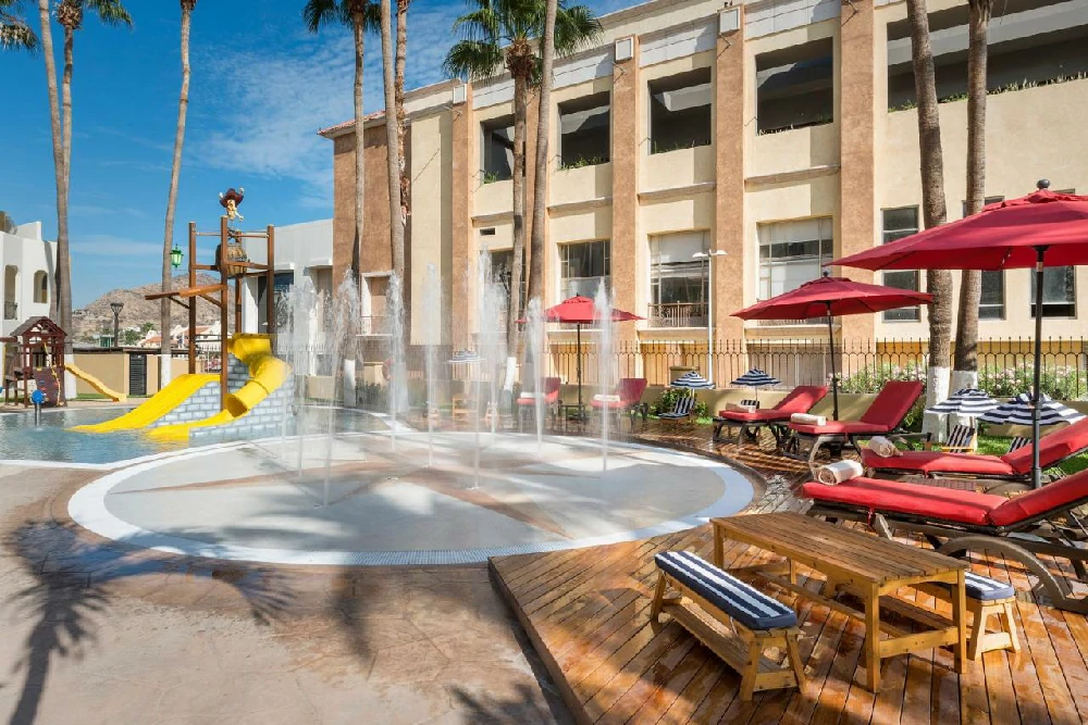 Hoteles románticos todo incluido marina-fiesta-resort-spa en Cabo San Lucas, Baja California Sur