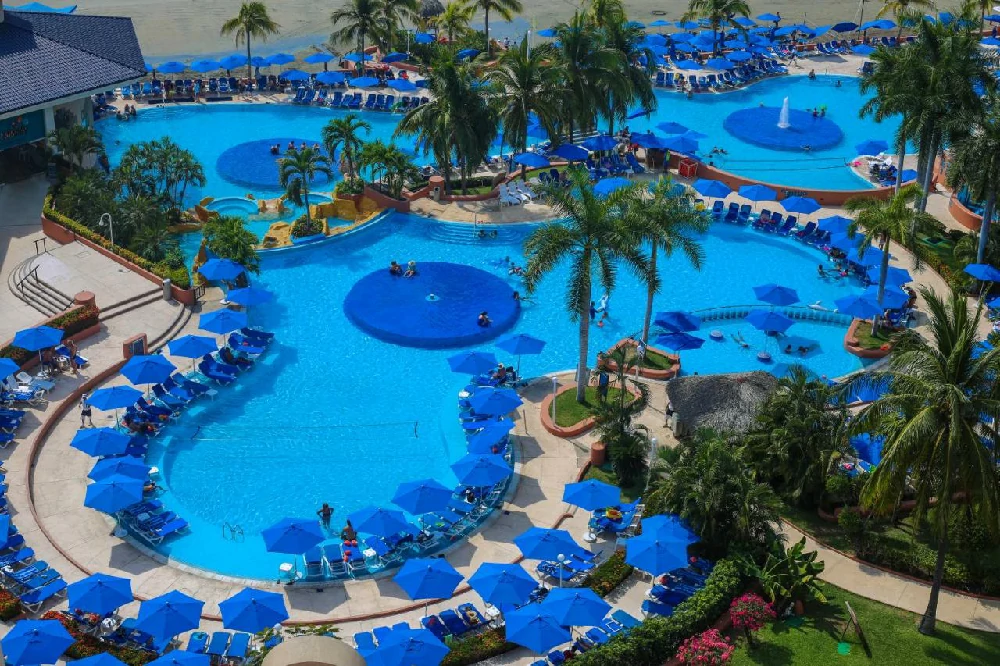 Hoteles románticos todo incluido melia-azul-ixtapa en Ixtapa, Guerrero