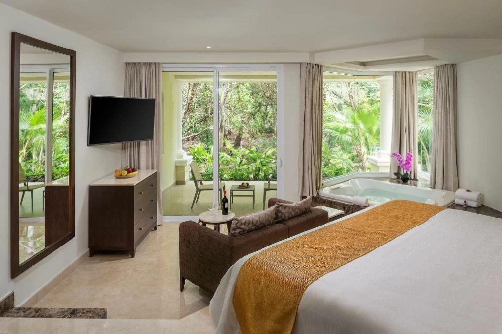 Habitación con jacuzzi en hotel moon-palace-golf-spa-resort en Cancún, Quintana Roo