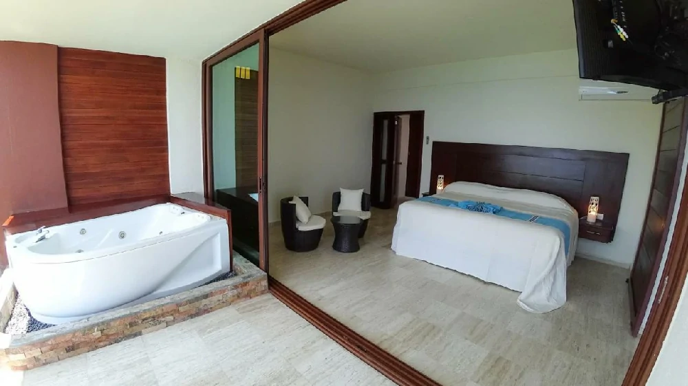Habitación con jacuzzi en hotel pacific-king en Cuatunalco, Oaxaca
