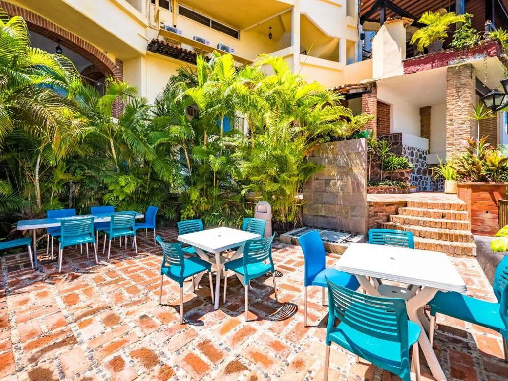 Habitación con jacuzzi en hotel playa-conchas-chinas en Puerto Vallarta, Jalisco