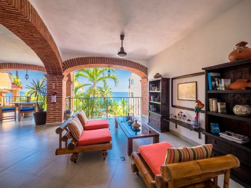 Habitación con jacuzzi en hotel playa-conchas-chinas en Puerto Vallarta, Jalisco