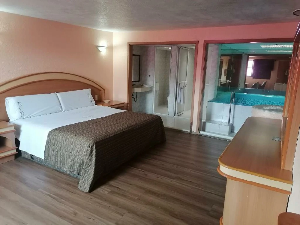 Habitación con jacuzzi en hotel puerta-del-sol-toluca en Toluca, Estado de México