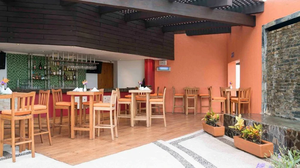Habitación con jacuzzi en hotel raintree-s-club-regina-puerto-vallarta en Puerto Vallarta, Jalisco