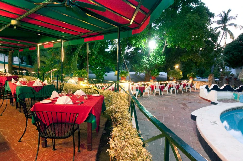 Hoteles románticos todo incluido real-bananas-and-villas-all-inclusive en Acapulco, Guerrero