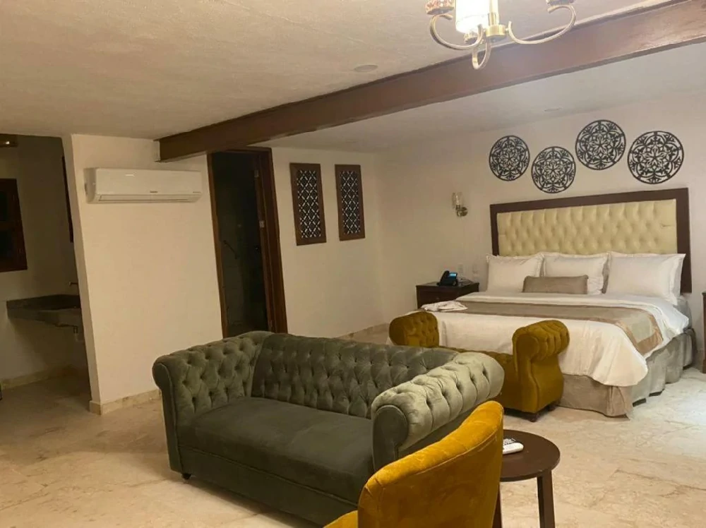 Habitación con jacuzzi en hotel real-hispano en Valladolid, Yucatán