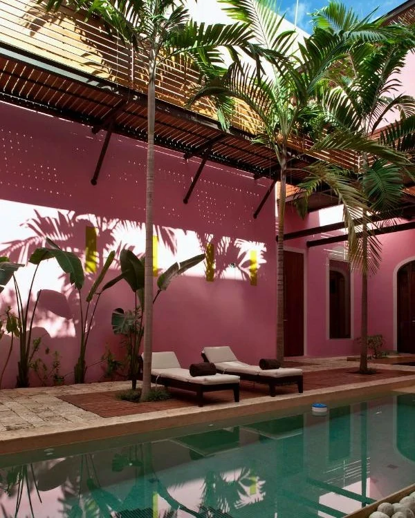Habitación con jacuzzi en hotel rosas en Mérida, Yucatán