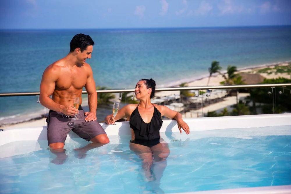 Hoteles románticos todo incluido royalton-riviera-cancun-resort-amp-spa-all-inclusive en Puerto Morelos, Quintana Roo