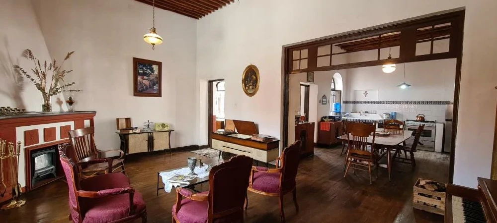 Habitación con jacuzzi en hotel san-felipe-el-real en Chihuahua, Chihuahua