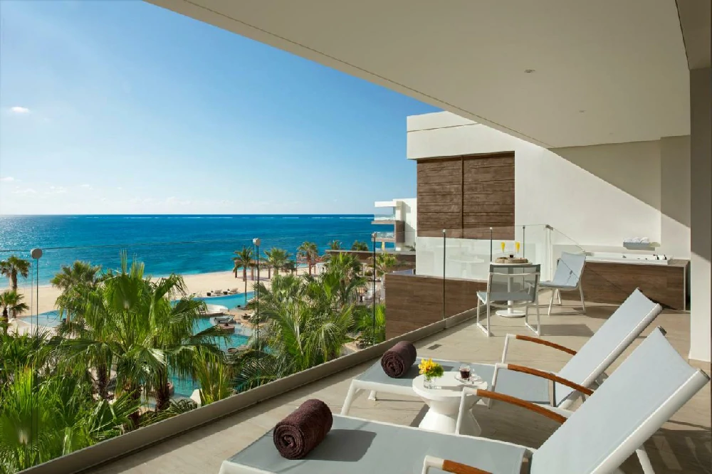 Habitación con jacuzzi en hotel secrets-riviera-cancun-resort-amp-spa en Puerto Morelos, Quintana Roo