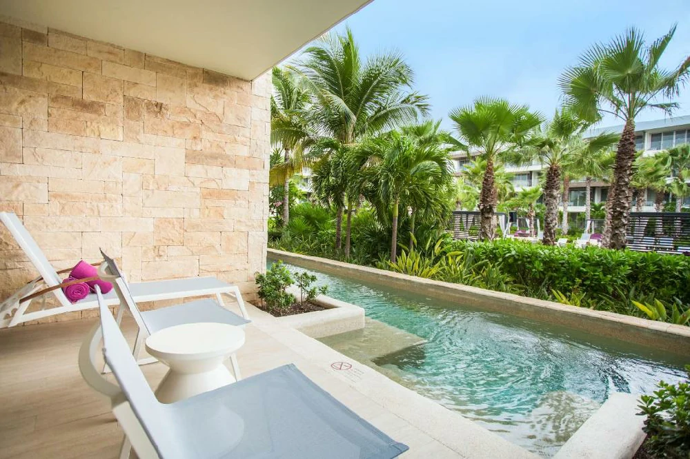 Habitación con jacuzzi en hotel secrets-riviera-cancun-resort-amp-spa en Puerto Morelos, Quintana Roo