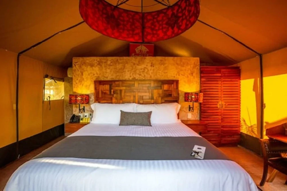 Habitación con jacuzzi en hotel serenity-luxury-tented-camp-by-xperience-hotels en Xpu-Ha, Quintana Roo